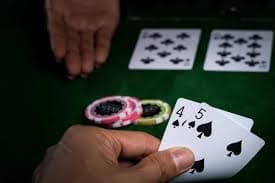 Filipino player accessing 888casino live casino tables on a mobile phone browser
